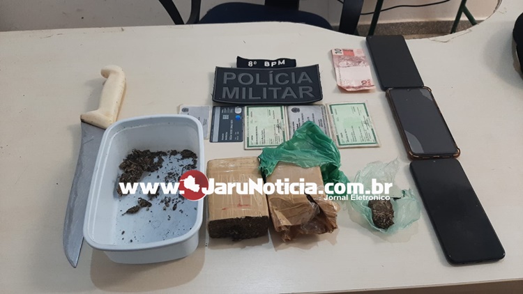 JARU PM flagra passageiro de moto táxi tablete de maconha vai